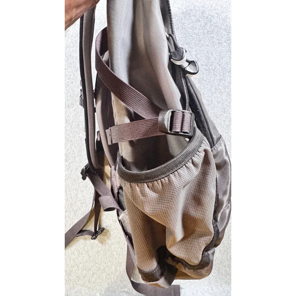 REI Traverse Daypack Hiking Backpack Grey Black Ripstop Nylon Hydration Ready